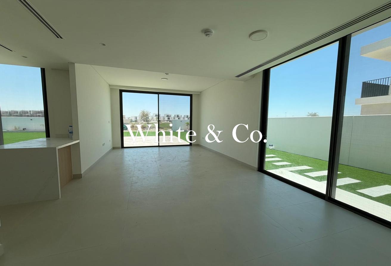 Brand New | Golf View | Upgraded Garden photo 8