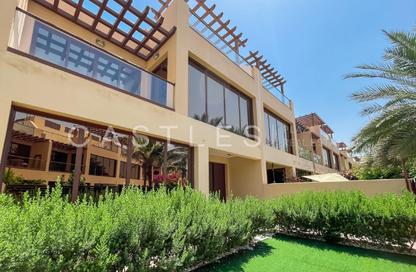 Townhouse - 4 - 4 for sale in Jumeirah Islands Townhouses - Jumeirah Islands - Dubai