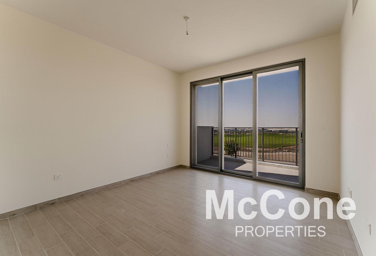 Family Size + Maids | Vacant | Golf Course View photo 7