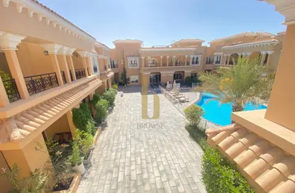 Villa - 4 Bedrooms - 4 Bathrooms for rent in Jumeirah 1 Villas - Jumeirah 1 - Jumeirah - Dubai