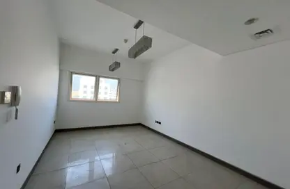 Apartment - 1 Bedroom - 1 Bathroom for rent in Rolla Square - Rolla Area - Sharjah