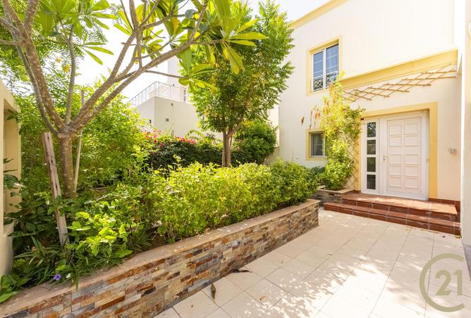 100827218 - Property Image 3