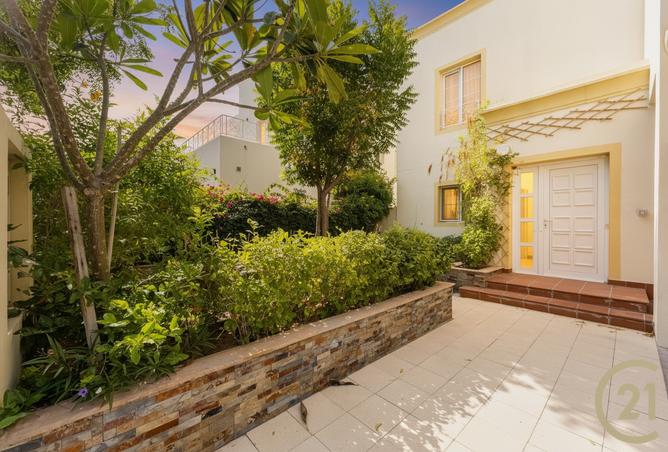 100827218 - Property Image 2