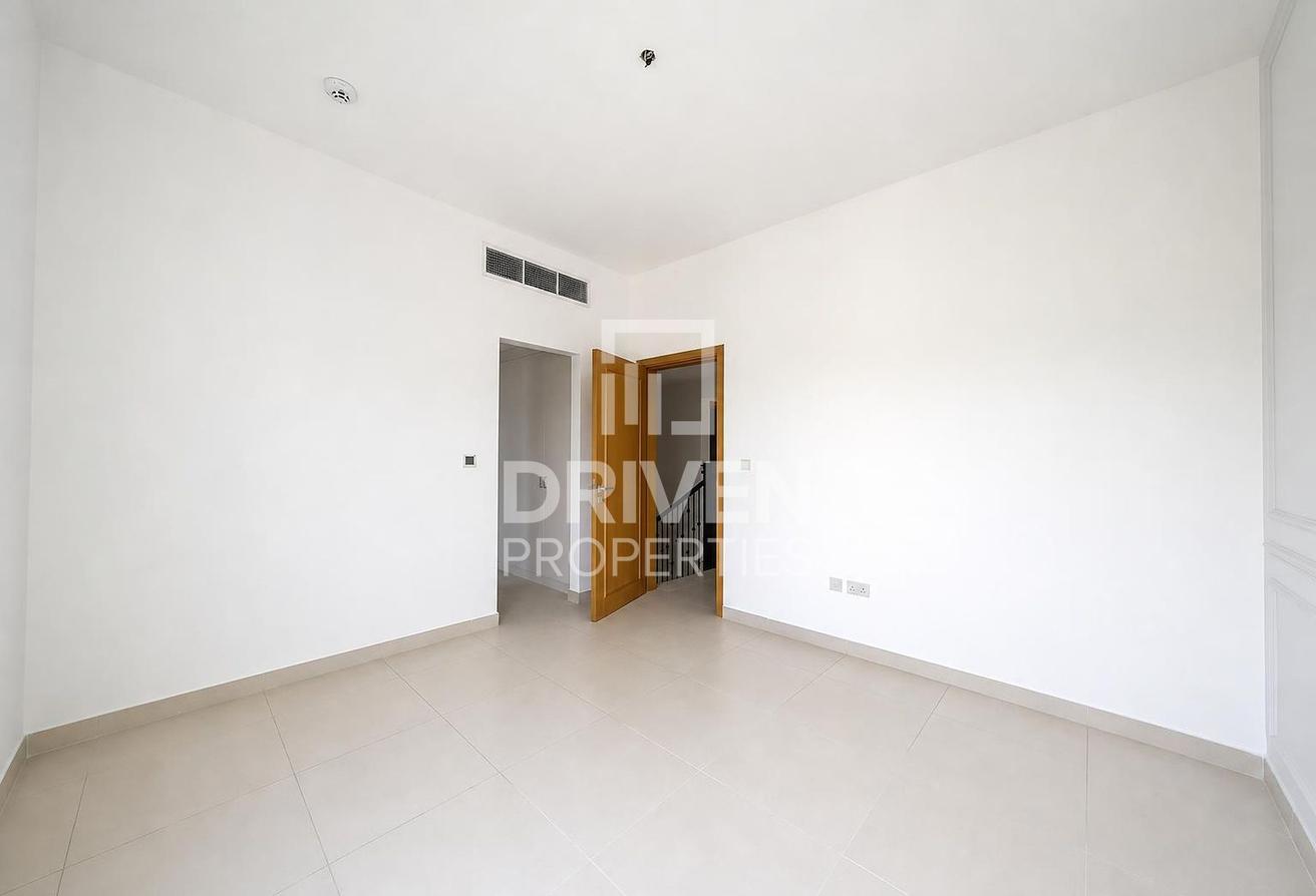 Park View | Best Location | Well Maintained photo 4