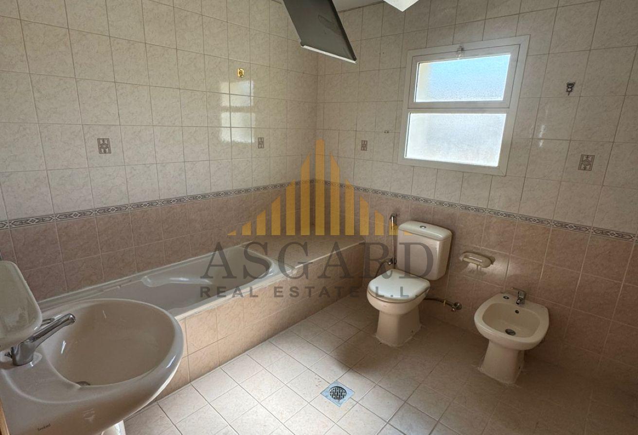 Ready to Move | Spacious 5BR | Independent Villa photo 18