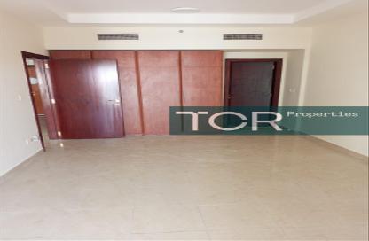 شقة - غرفة نوم - 2 حمامات للايجار في شقق يونيفرسال - منطقة مركز الأعمال - المدينة العالمية - دبي شقة - غرفة نوم - 2 حمامات للايجار في شقق يونيفرسال - منطقة مركز الأعمال - المدينة العالمية - دبي