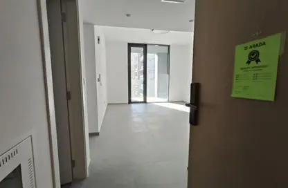 شقة - 2 غرف نوم - 3 حمامات للايجار في الطراز - حي نسيج - الجادة - الشارقة