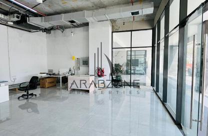 Retail - Studio - 1 for rent in Ost Tower 11 - Majan - Dubai