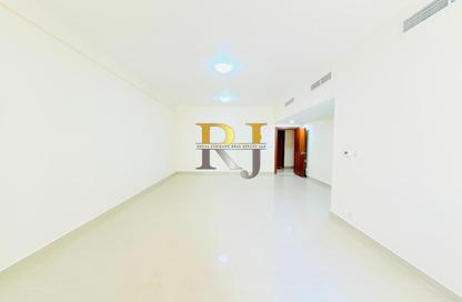 Apartment - 3 Bedrooms - 3 Bathrooms for rent in Mankhool Building - Al Mankhool - Bur Dubai - Dubai