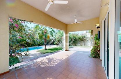Villa - 5 Bedrooms - 5 Bathrooms for rent in District 3 - Jumeirah Park - Dubai