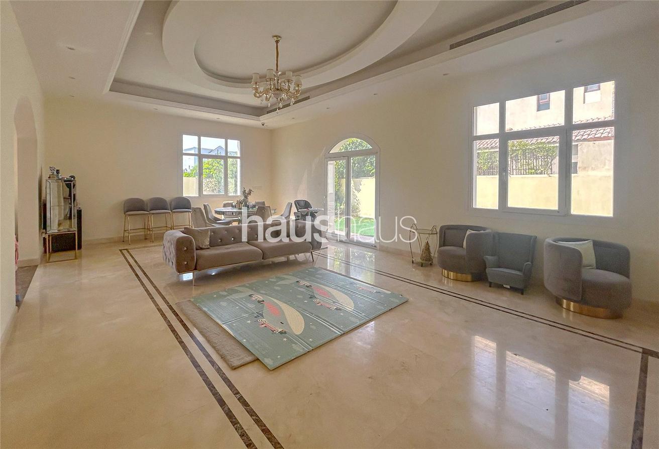 Spacious | Park Facing | Lift | Basement photo 6