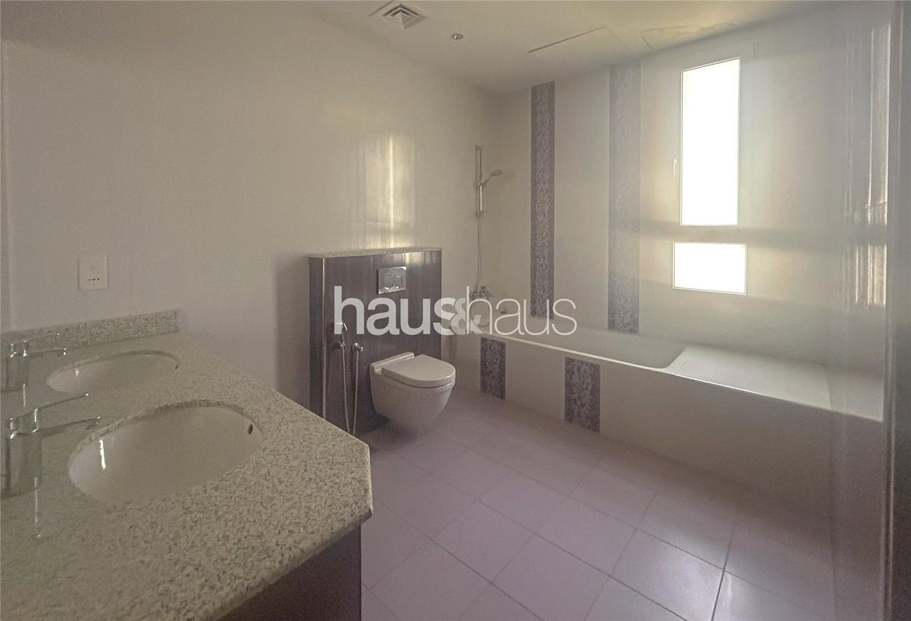 Spacious | Park Facing | Lift | Basement photo 11
