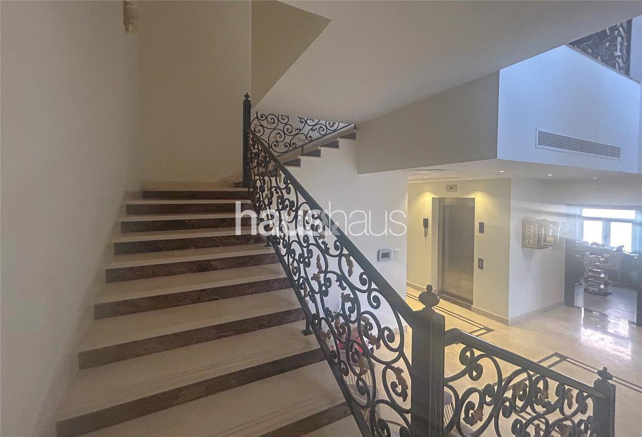 Spacious | Park Facing | Lift | Basement photo 8