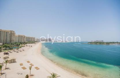 Apartment - 1 Bedroom - 2 Bathrooms for sale in Azure Residences - Palm Jumeirah - Dubai