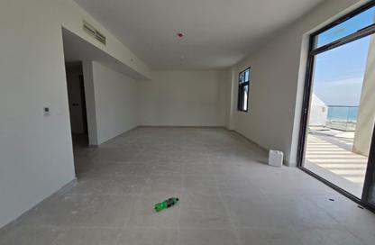 Duplex - 4 - 4 for sale in Maryam Island - Al Khan - Sharjah