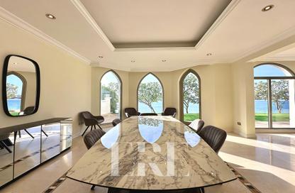 Villa - 4 - 5 for rent in Garden Homes Frond C - Garden Homes - Palm Jumeirah - Dubai