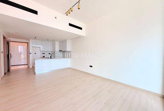 High-End 1BR | Pool View | Prime Location