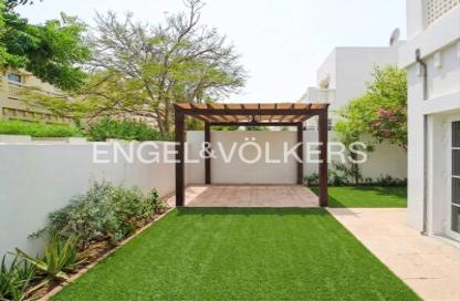 Townhouse - 4 Bedrooms - 4 Bathrooms for rent in The Lakes - Dubai