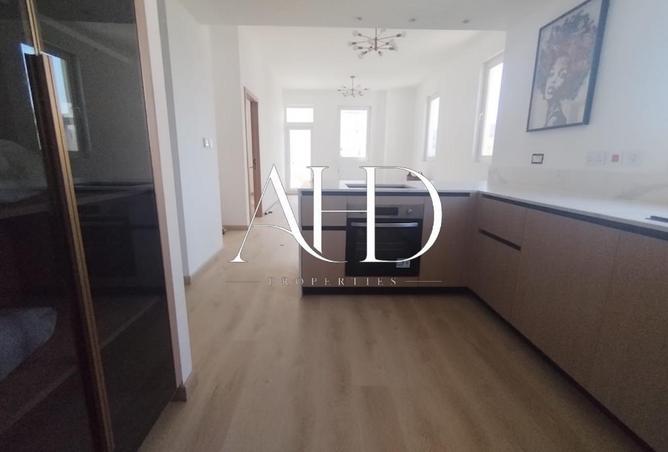 98239794 - Property Image 3
