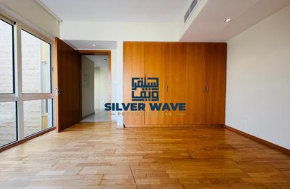 Villa - 4 - 5 for rent in Al Raha Gardens - Abu Dhabi