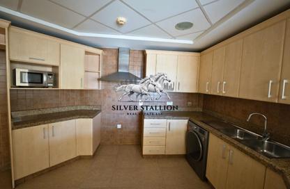 Apartment - 3 Bedrooms - 4 Bathrooms for rent in Al Das - Shoreline Apartments - Palm Jumeirah - Dubai