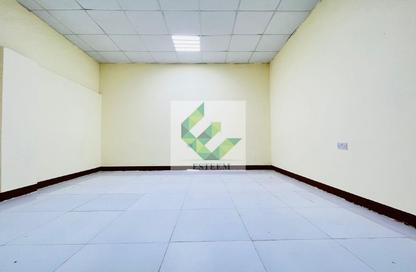 سكن الموظفين - استوديو - 8 حمامات للايجار في م-26 - مصفح الصناعية - مصفح - أبوظبي