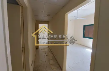 شقة - 2 غرف نوم - 2 حمامات للايجار في المحطة - القاسمية - الشارقة