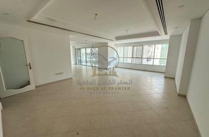 Apartment - 3 - 4 for rent in Al Heera Tower - Al Majaz 1 - Al Majaz - Sharjah