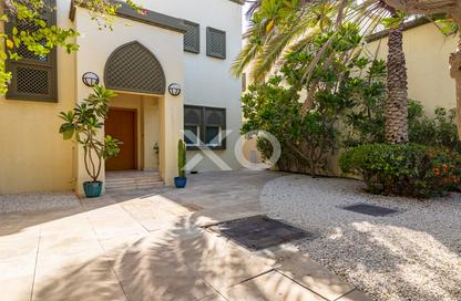 Villa - 3 Bedrooms - 4 Bathrooms for rent in District 8 - Jumeirah Park - Dubai Villa - 3 Bedrooms - 4 Bathrooms for rent in District 8 - Jumeirah Park - Dubai