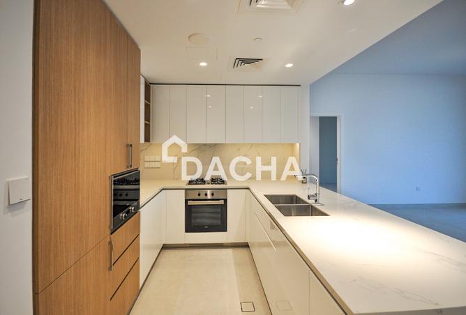Vacant | Spacious Layout | Community Views photo 2