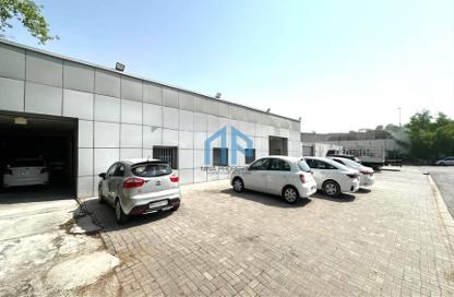 Warehouse - Studio - 3 for rent in RAS - Umm Ramool - Dubai