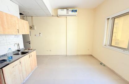 Apartment - Studio - 1 for rent in Fire Station Road - Muwaileh - Sharjah