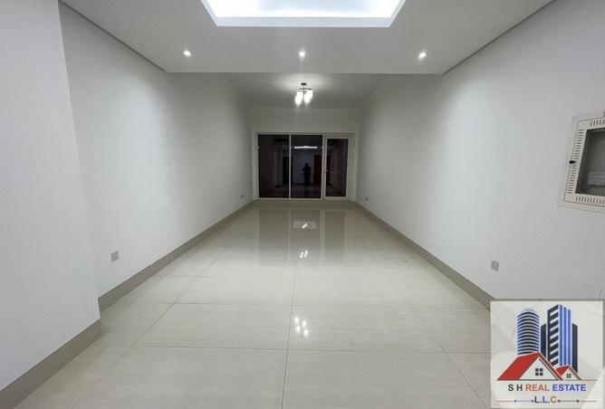 Stunning Quality 2BR with kitchens Appliances 90k
