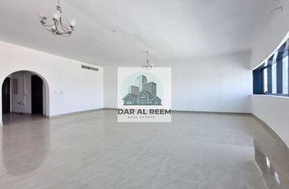 Apartment - 3 Bedrooms - 4 Bathrooms for rent in New Al Taawun Road - Al Taawun - Sharjah