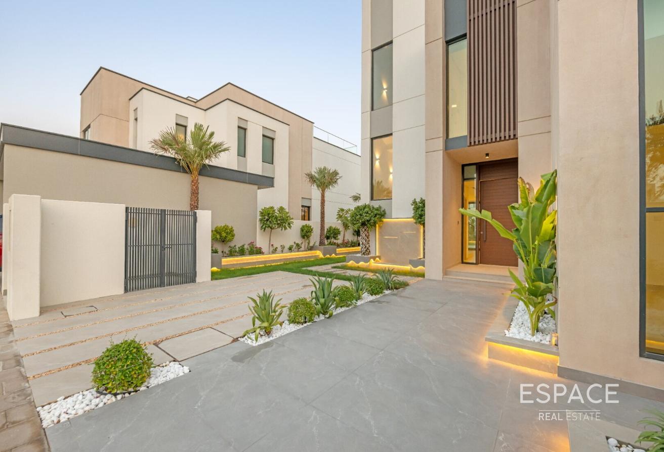 Fully Upgraded | Private Pool | Park Backing photo 17