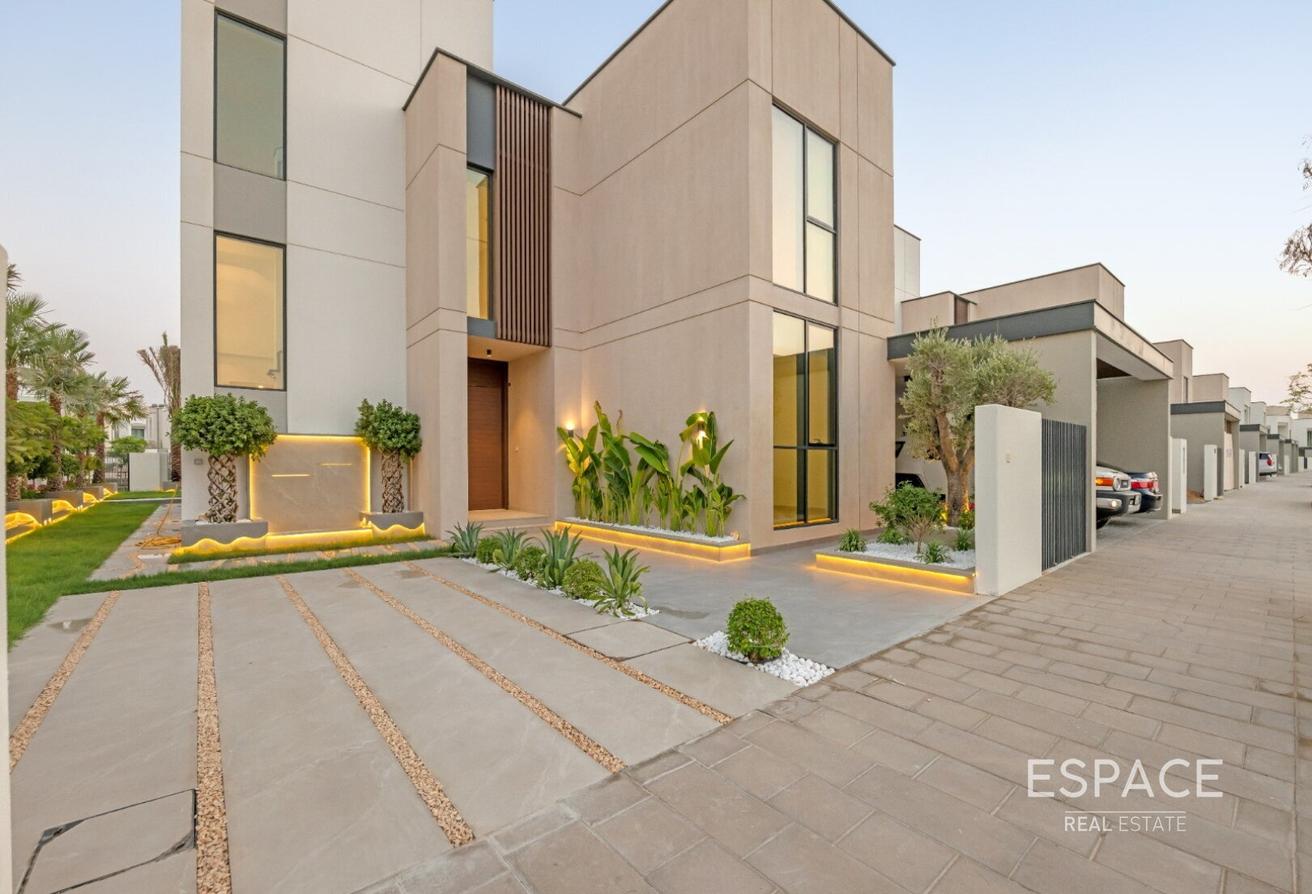 Fully Upgraded | Private Pool | Park Backing photo 2