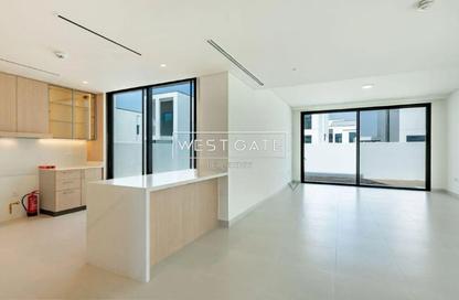 Villa - 3 - 4 for rent in Fairway Villas 2 - Emaar South - Dubai South (Dubai World Central) - Dubai Villa - 3 - 4 for rent in Fairway Villas 2 - Emaar South - Dubai South (Dubai World Central) - Dubai