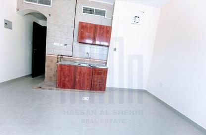 Apartment - Studio - 1 for rent in Muweileh Community - Muwaileh Commercial - Sharjah