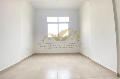 Apartment - Studio - 1 Bathroom for rent in Karama Park Area - Al Karama - Dubai Apartment - Studio - 1 Bathroom for rent in Karama Park Area - Al Karama - Dubai