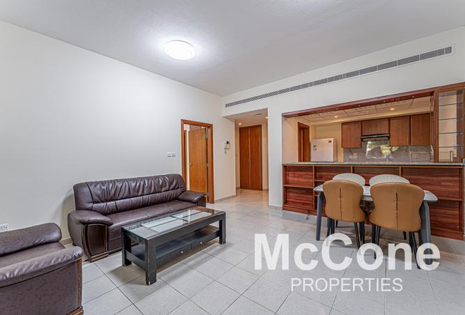 1-bed apartment in Al Dhafra 4 · Vacant · Furnished — photo 2