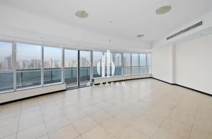 Apartment - 3 Bedrooms - 5 Bathrooms for rent in Al Majaz 1 - Al Majaz - Sharjah