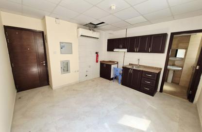 Apartment - Studio - 1 Bathroom for rent in Al Shamsi 1 - Muwaileh Commercial - Sharjah