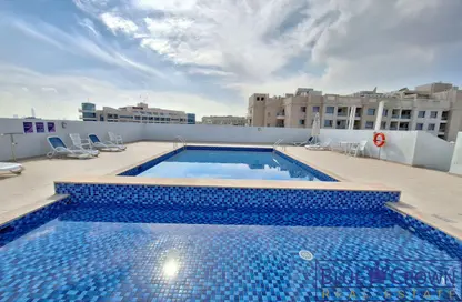 شقة - 2 غرف نوم - 3 حمامات للايجار في مساكن الحمرية 01 - الحمرية - بر دبي - دبي