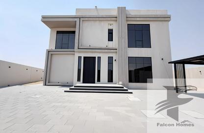 Villa - 4 Bedrooms - 5 Bathrooms for rent in Al Aweer 1 - Al Aweer - Dubai