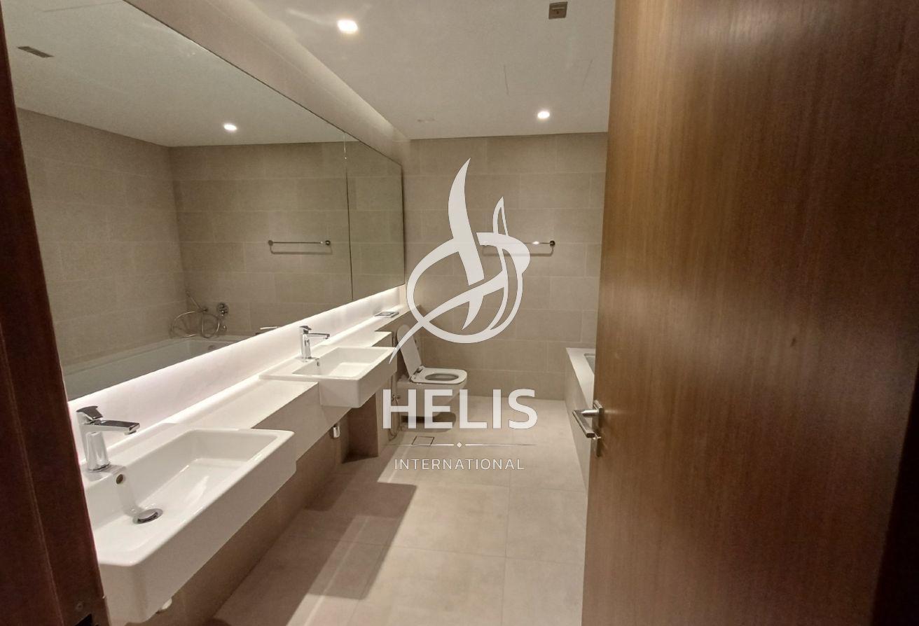 Hot Deal | Luxury 2BR | Burj Khalifa & Canal View photo 14