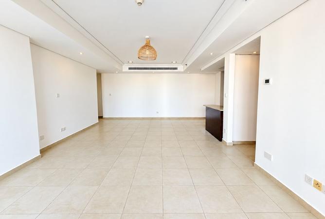 1BR | Lake & Skyline View | Balcony |Ready to Move photo 3