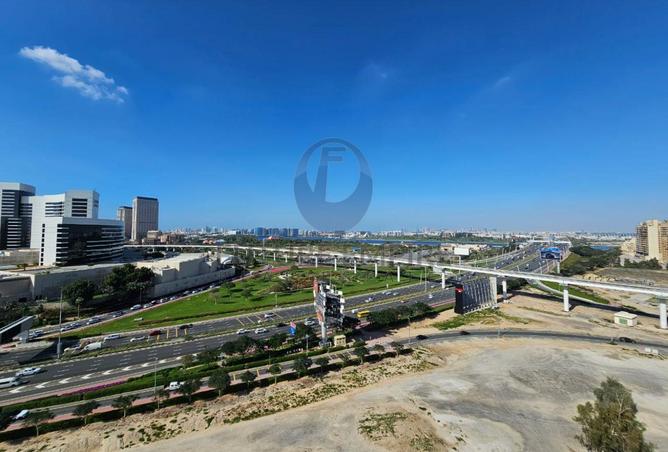 1 MONTH FREE | LUXURIOUS 2BR + LAUNDRY | GYM POOL