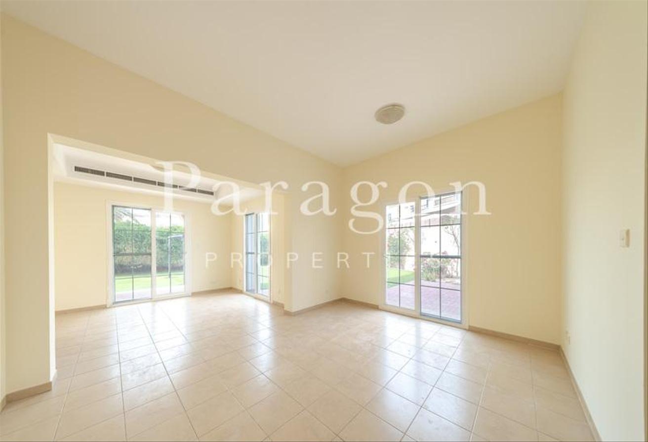 2E | Large Plot | Spacious Layout | Lake Backing photo 2