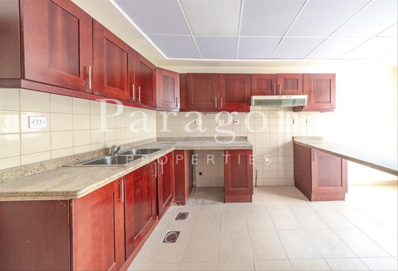 2E | Large Plot | Spacious Layout | Lake Backing photo 6