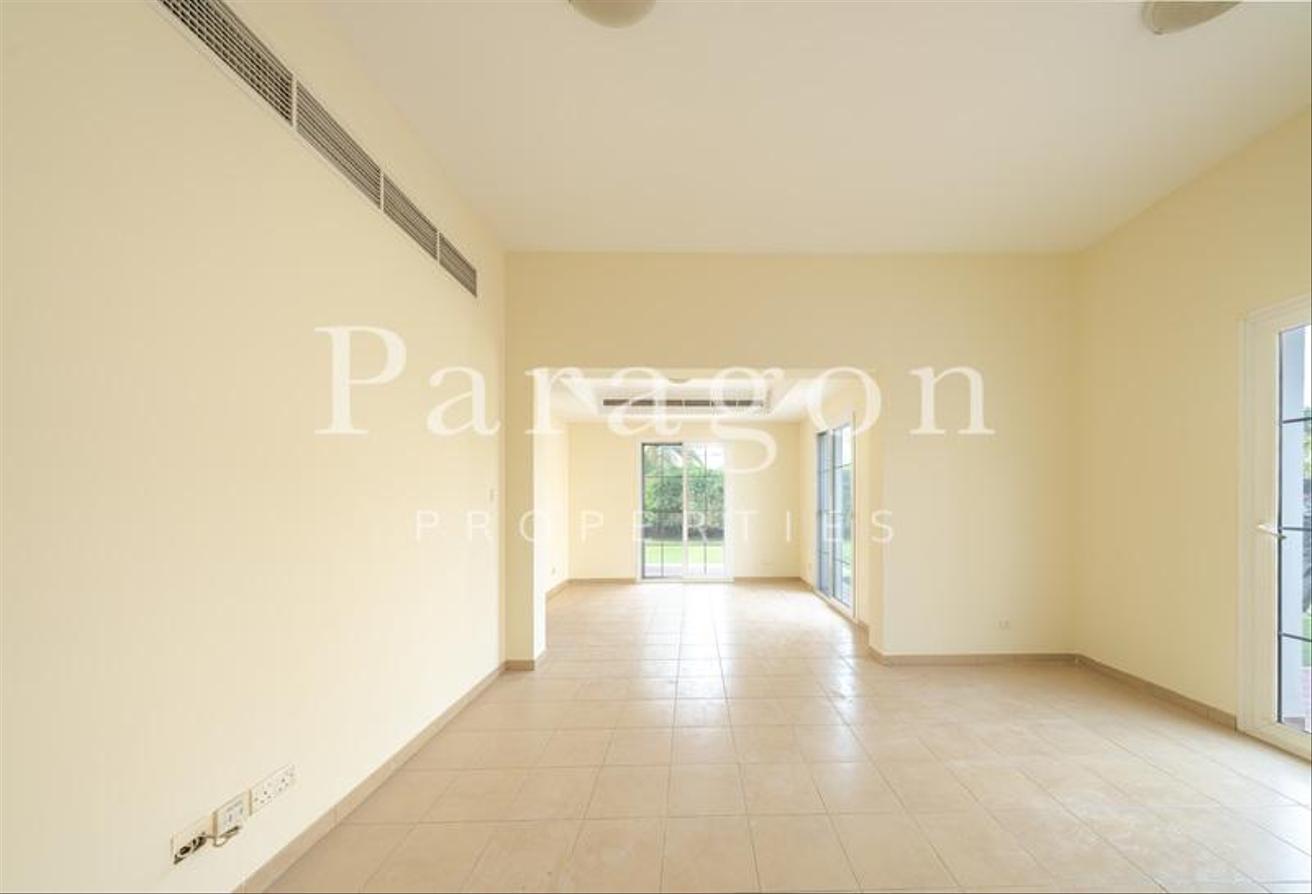 2E | Large Plot | Spacious Layout | Lake Backing photo 4